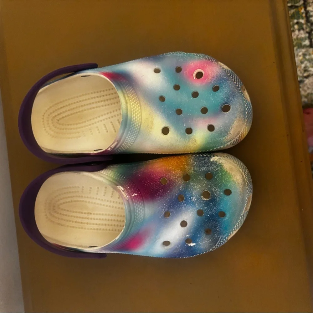 CROCS vibrant fun